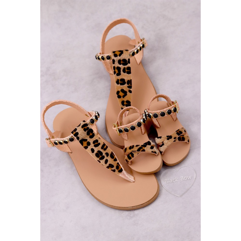 7051-8 Pony Skin Γυναικεία δερμάτινα σανδάλια. (ταφ)