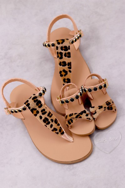 7051-8 Pony Skin Γυναικεία δερμάτινα σανδάλια. (ταφ)