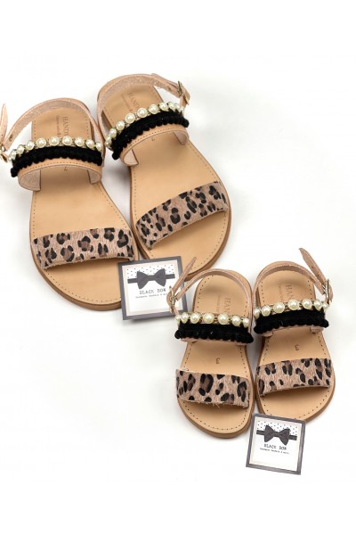 1023-1 Dalmatian Γυναικεία δερμάτινα σανδάλια. 
