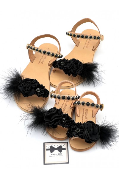 3132-1 Black Flowers Γυναικεία δερμάτινα ή ανατομικά σανδάλια. 